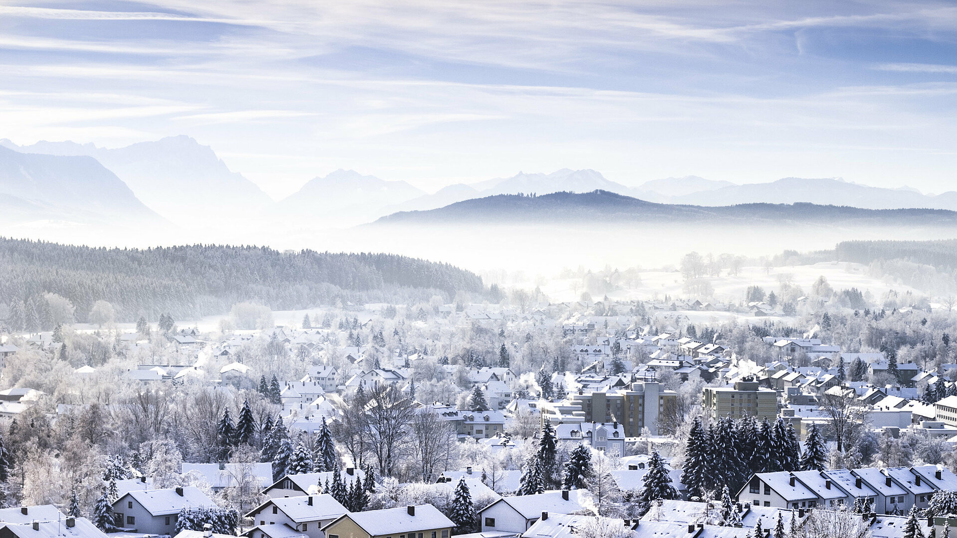 Blick auf das winterliche Penzberg