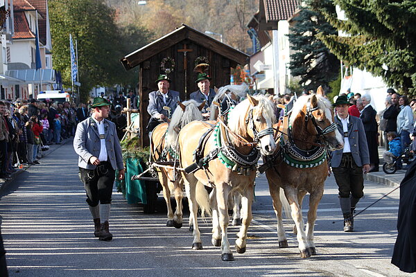 Leonhardiritt in Peißenberg